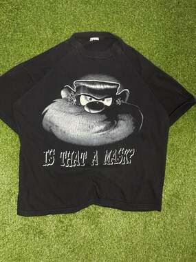 Vintage 90s Taz Tasmanian Devil 'Is That A Mask?' Graphic T-Shirt
